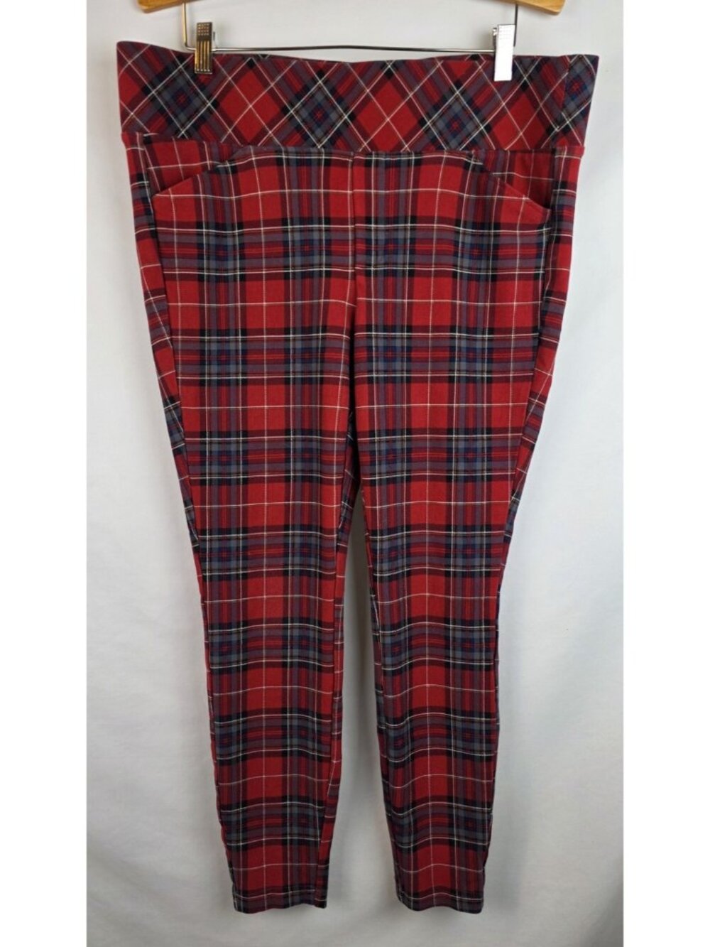 Torrid Pixie Pants Size 2X 2T Red Plaid Pull On Leggings Ankle Pants
